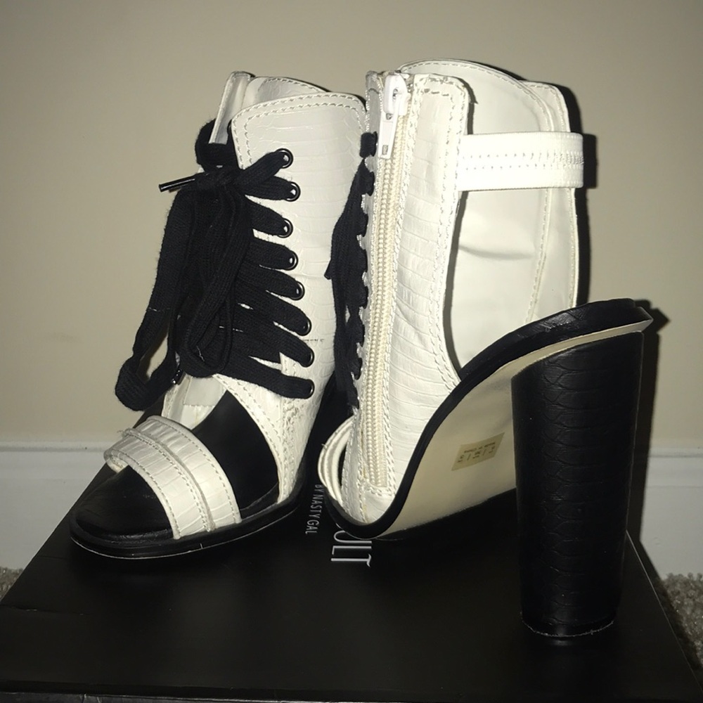 Heels - Picture 3 of 3